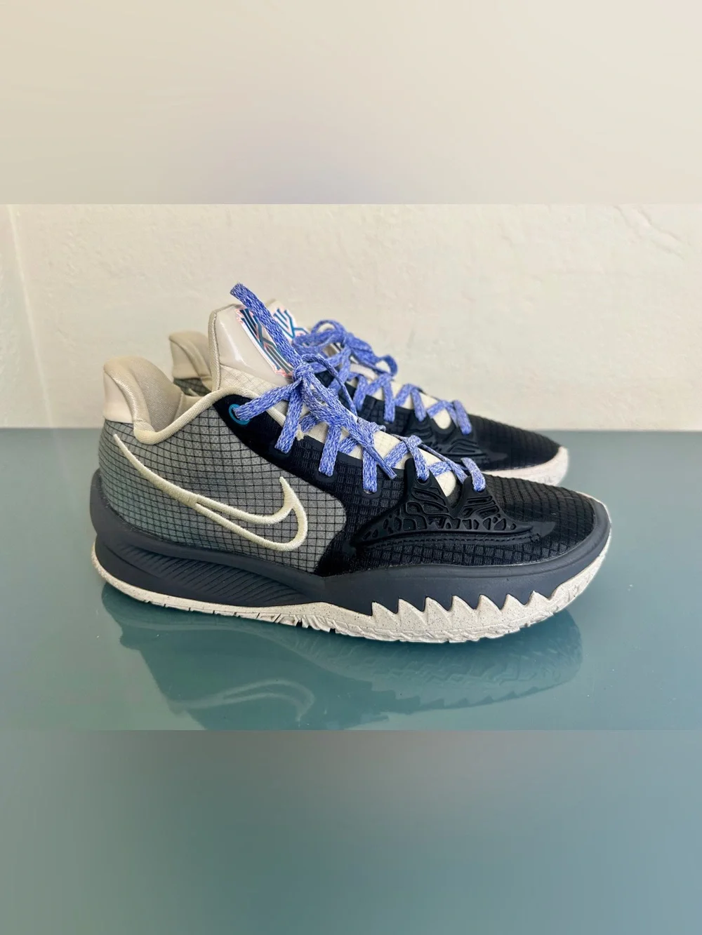 Nike Kyrie Low 4 Black Rattan 2021 CW3985-003 Men’s Basketball Sneakers Sz 7.5